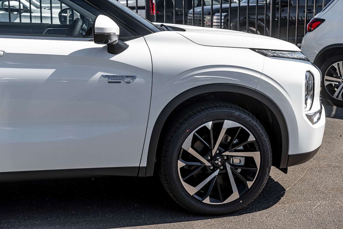 2025 Mitsubishi Outlander PHEV Aspire ZM