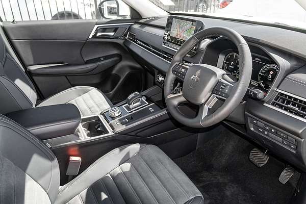 2025 Mitsubishi Outlander PHEV Aspire ZM