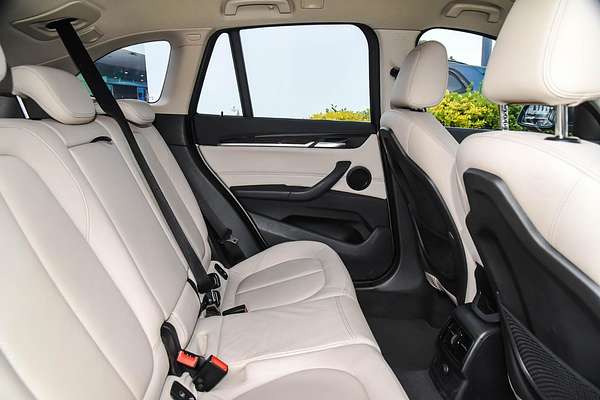 2016 BMW X1 sDrive20i F48