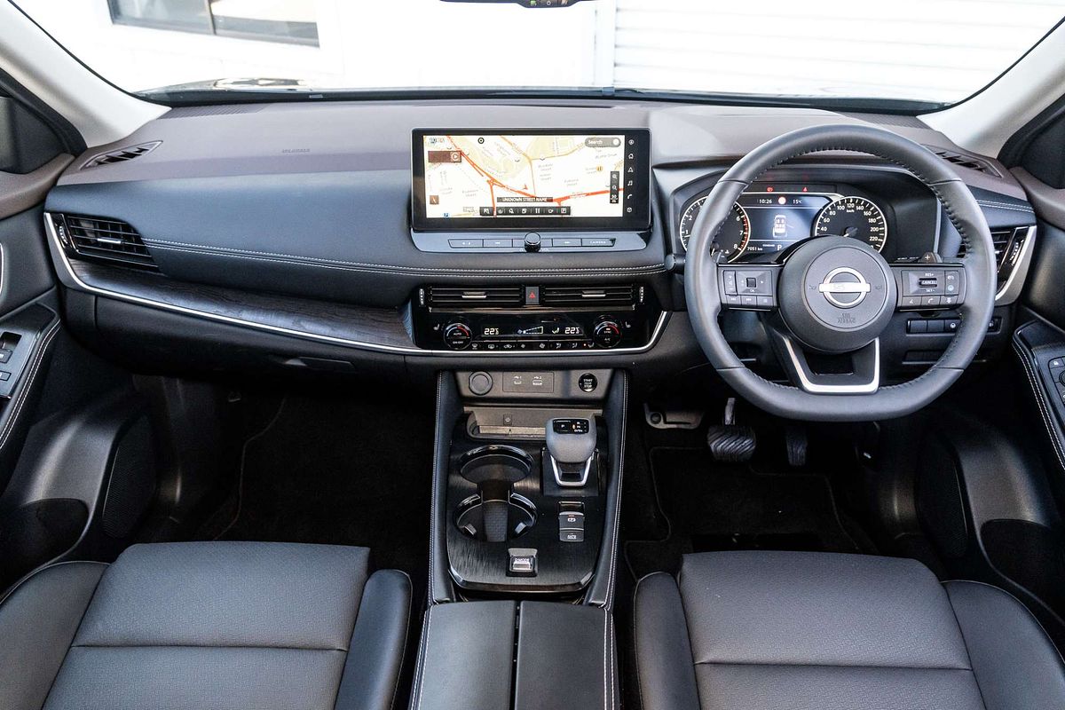 2025 Nissan X-TRAIL ST-L T33