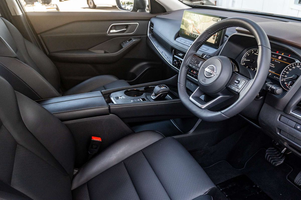 2025 Nissan X-TRAIL ST-L T33