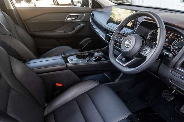 2025 Nissan X-TRAIL ST-L T33