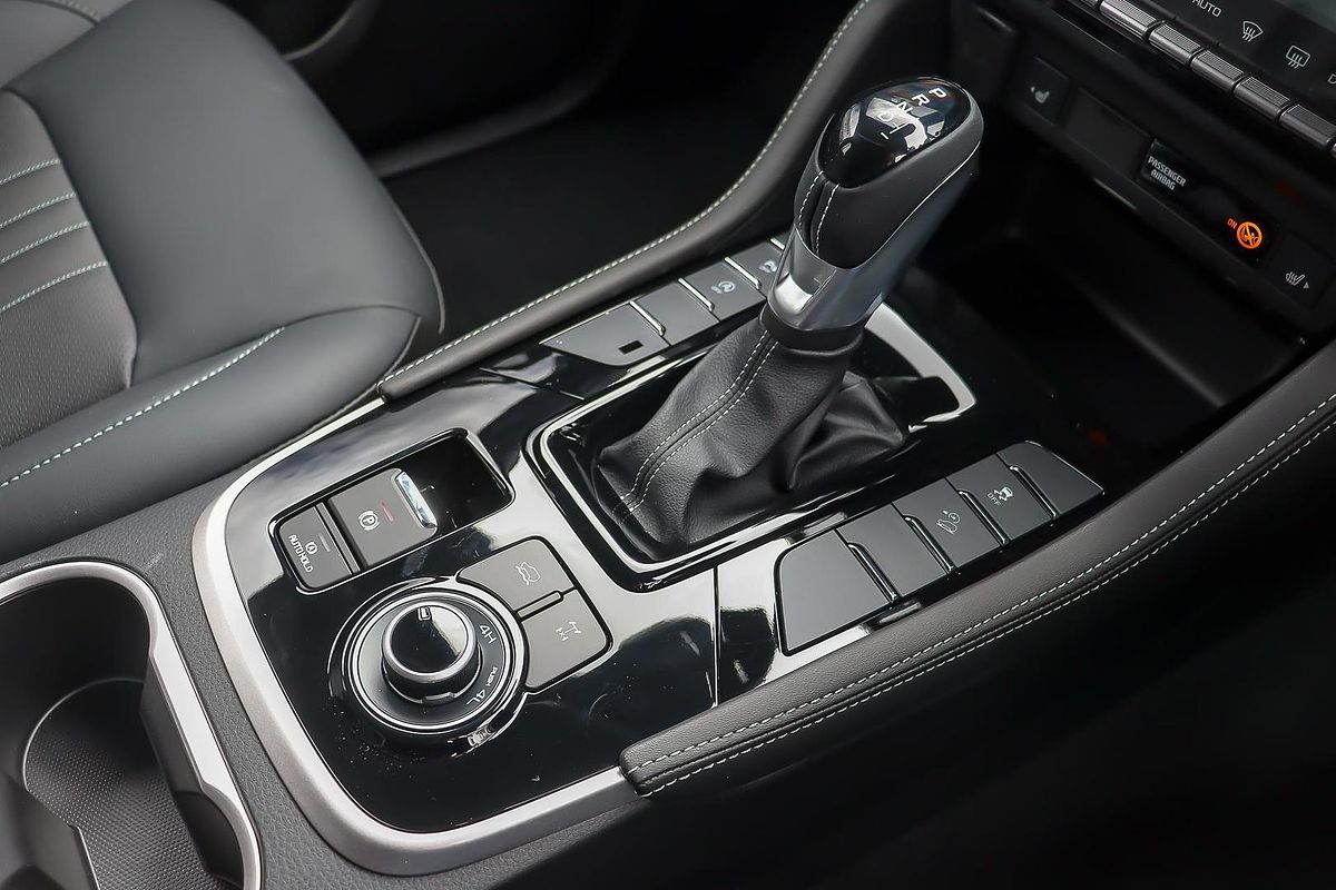 2025 Isuzu MU-X LS-T