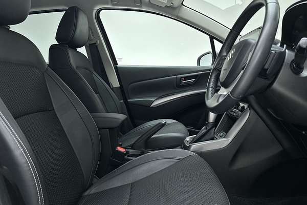 2023 Suzuki S-Cross GLX JYB