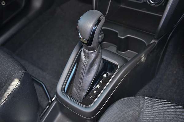 2025 Suzuki Swift Hybrid UZ