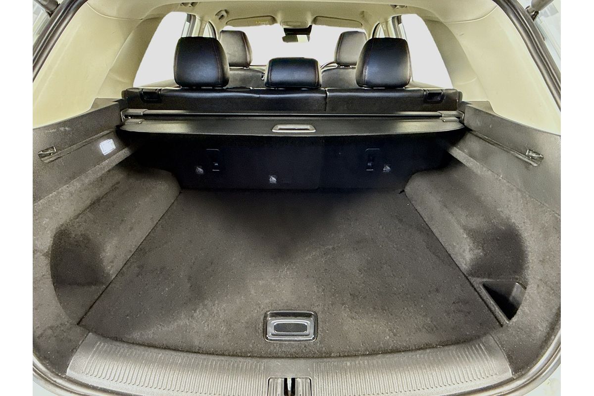 2024 MG HS Excite SAS23