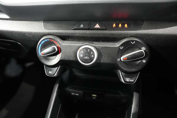 2022 Kia Stonic S YB