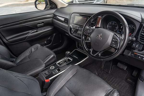 2016 Mitsubishi Outlander Exceed ZK