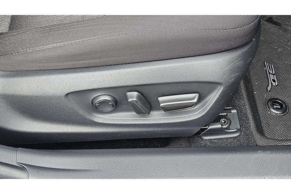 2020 Toyota Camry Ascent Sport AXVH71R