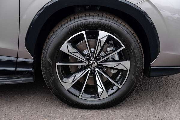 2025 MG HS Super Hybrid Essence AS33P