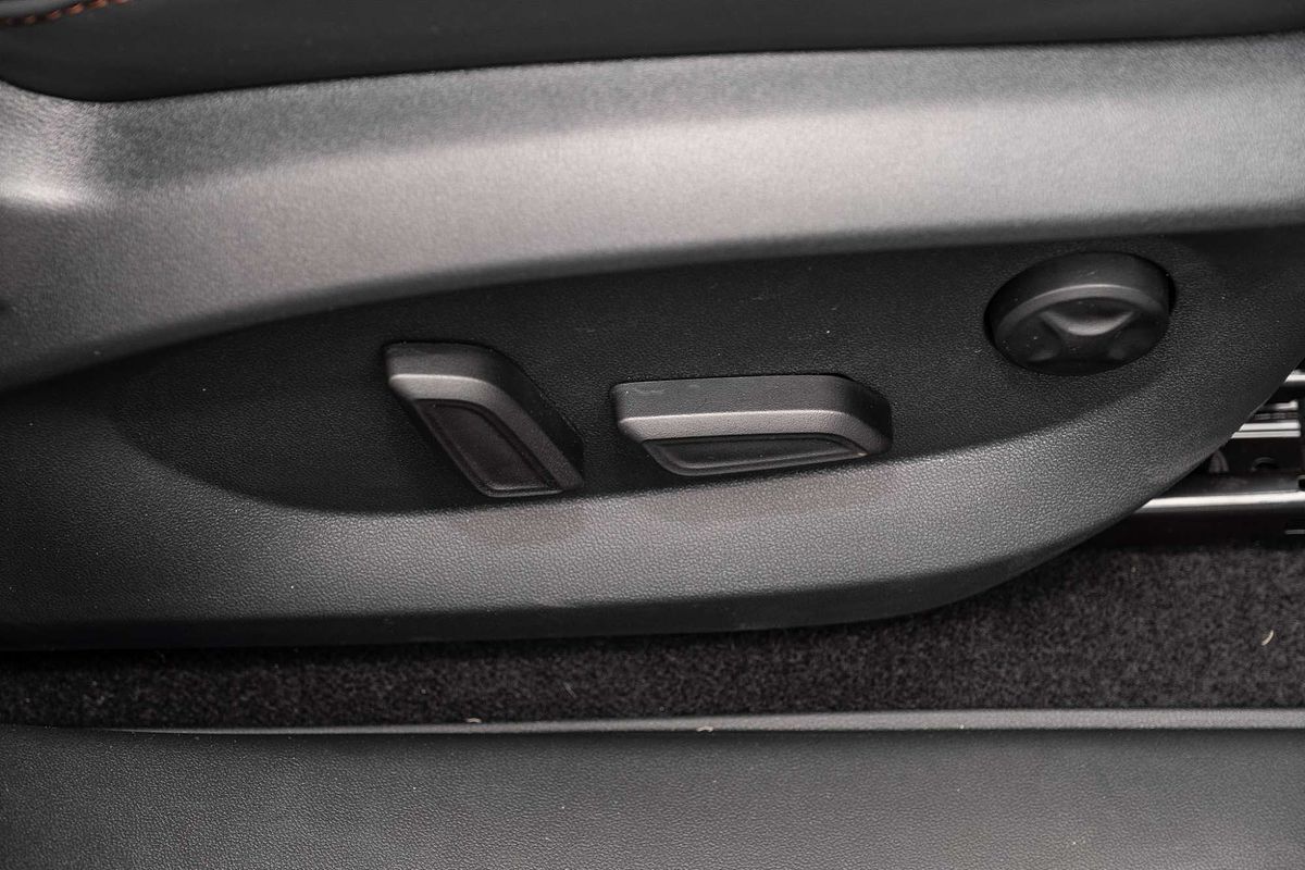 2025 MG HS Super Hybrid Essence AS33P