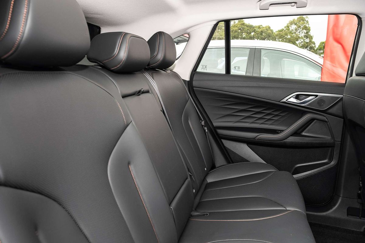 2025 MG HS Super Hybrid Essence AS33P