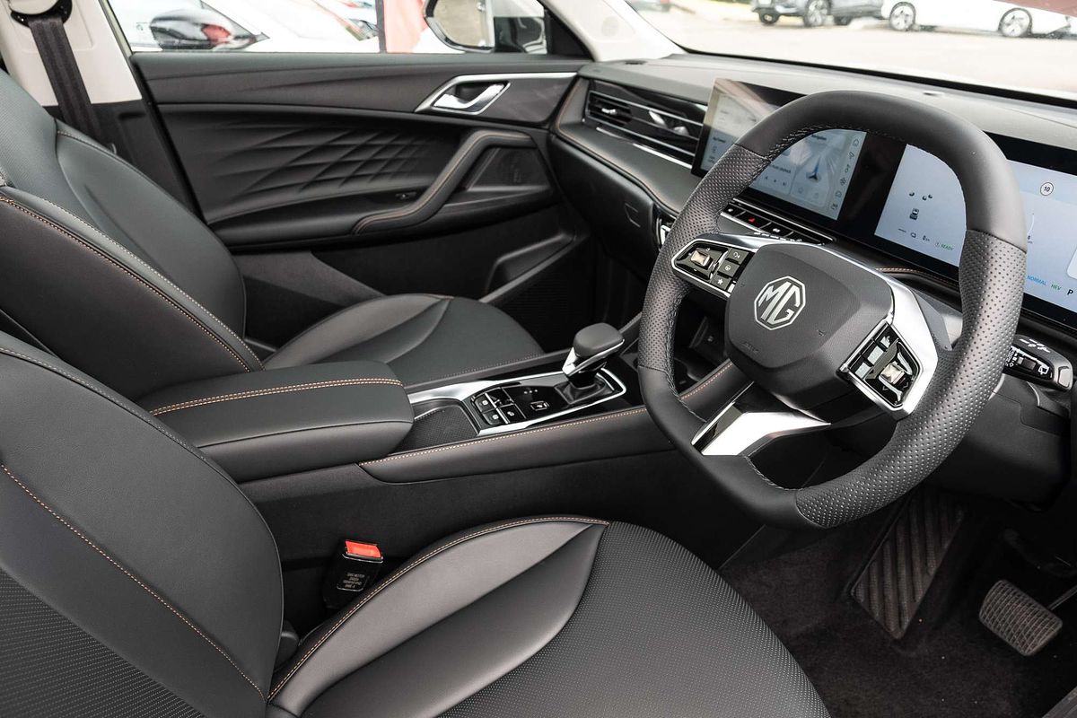 2025 MG HS Super Hybrid Essence AS33P