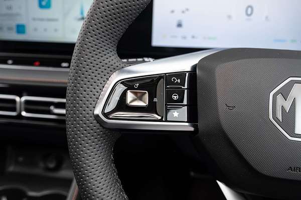 2025 MG HS Super Hybrid Essence AS33P