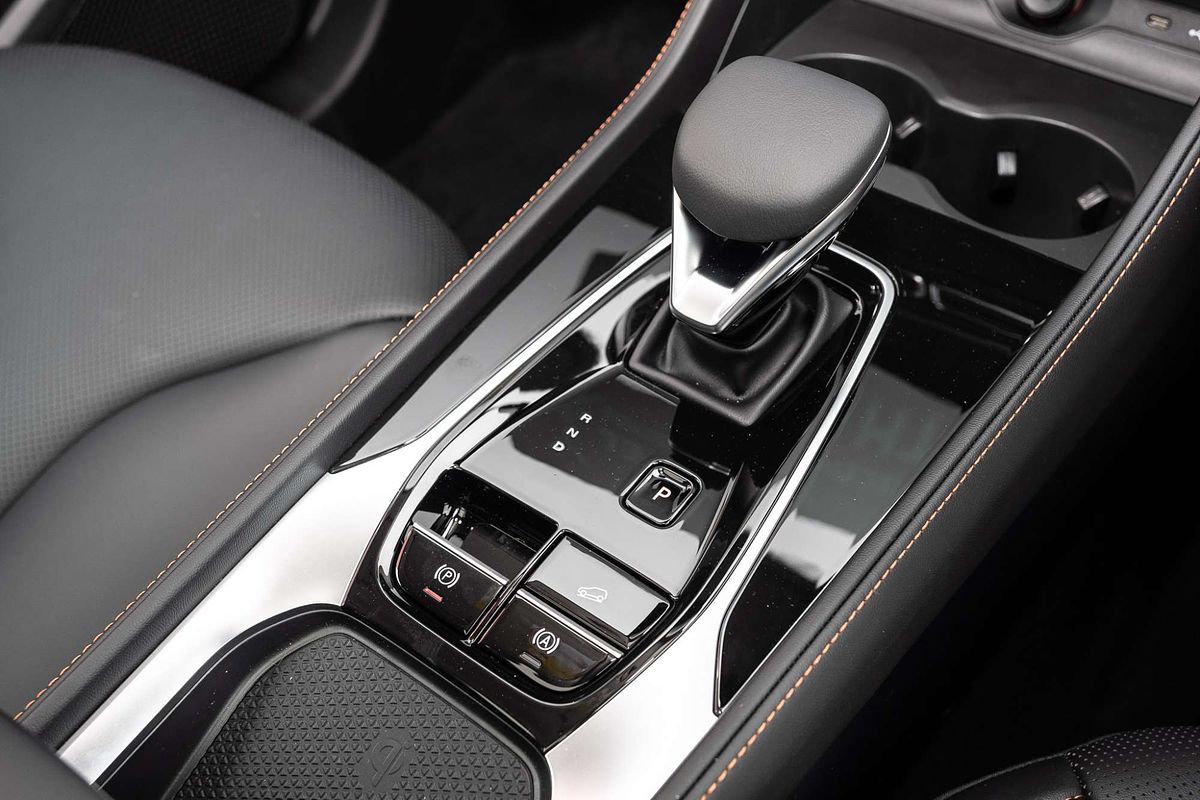 2025 MG HS Super Hybrid Essence AS33P