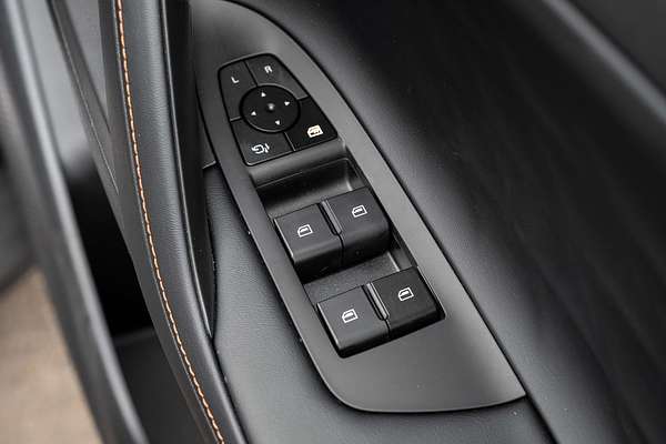 2025 MG HS Super Hybrid Essence AS33P