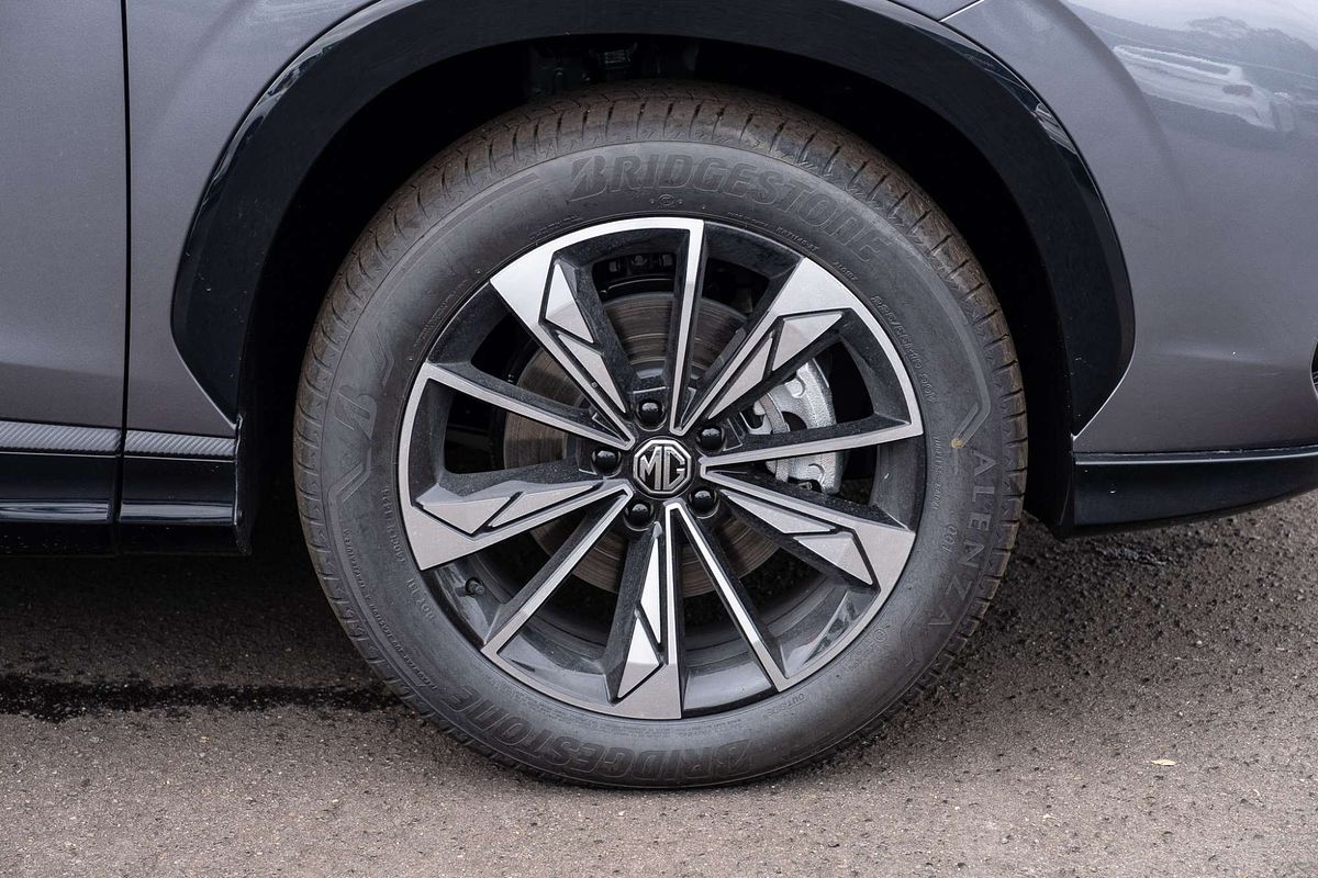 2025 MG HS Essence AS33