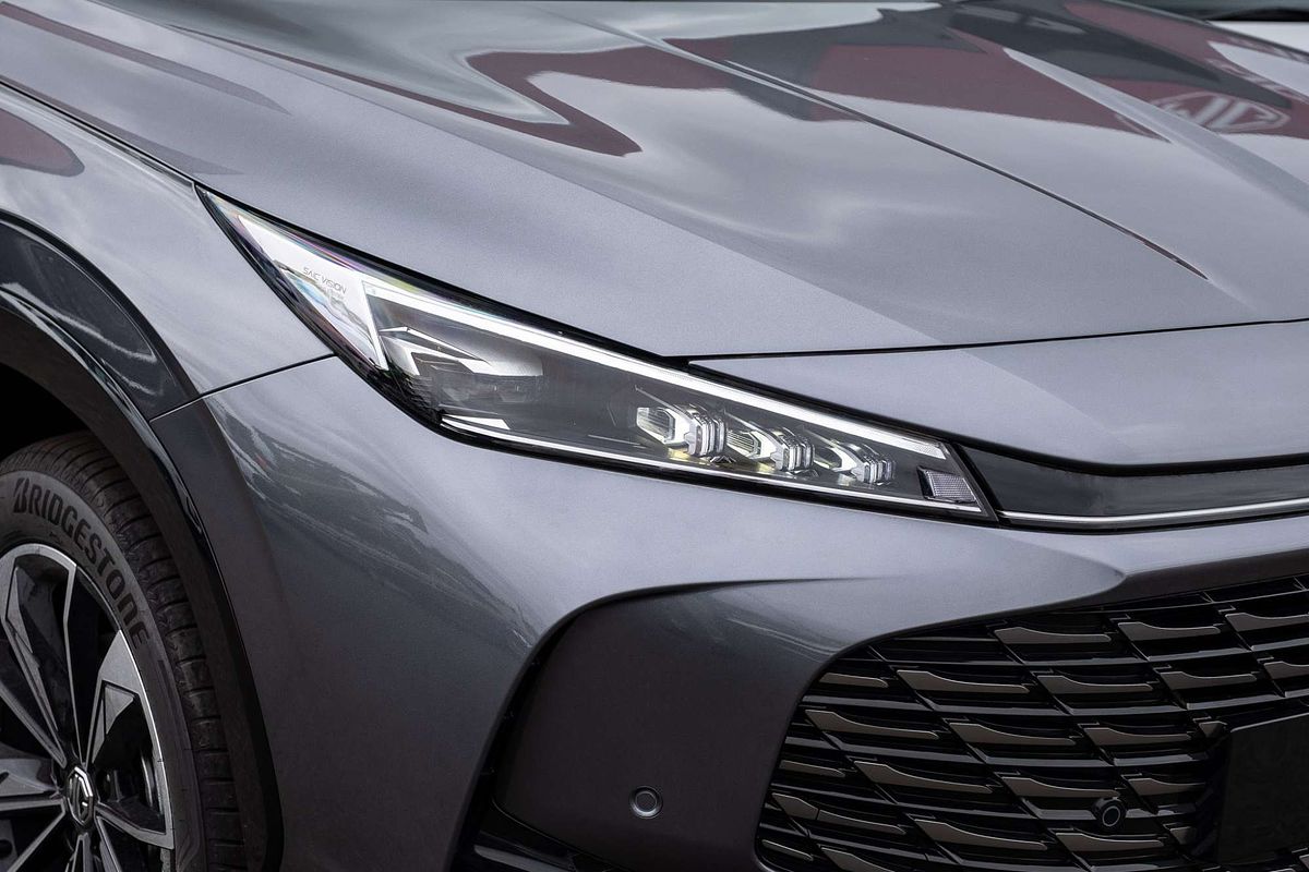 2025 MG HS Essence AS33