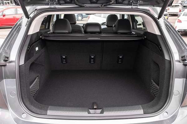 2025 MG HS Essence AS33