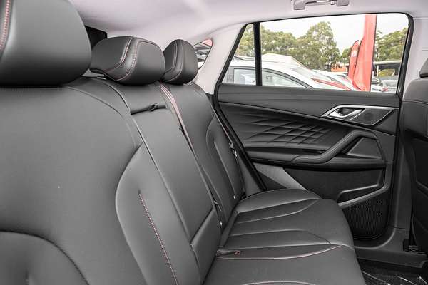 2025 MG HS Essence AS33