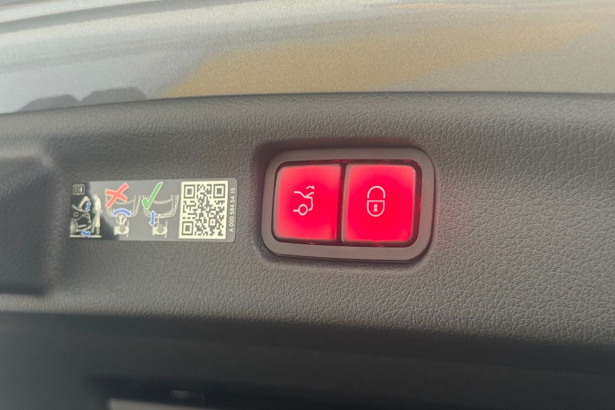 2025 Mercedes-Benz C-Class C200 Sport Edition W206