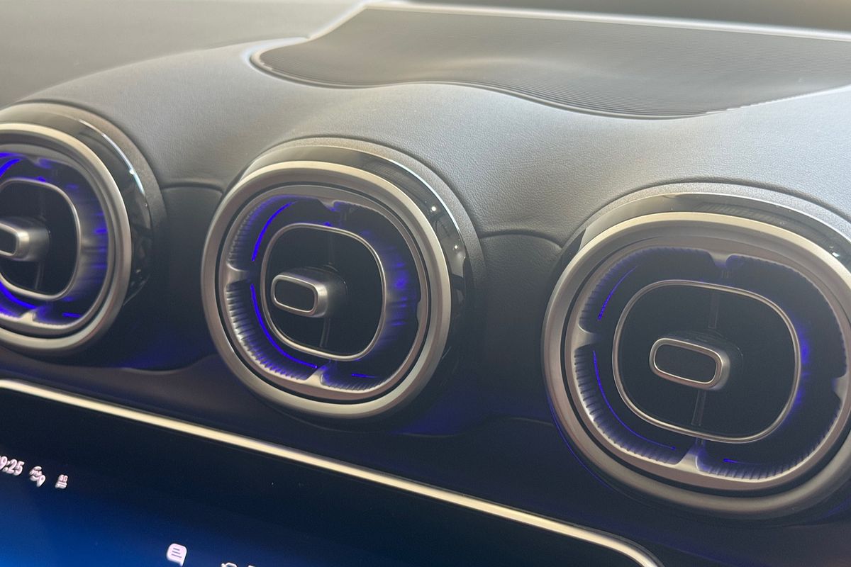 2025 Mercedes-Benz C-Class C200 Sport Edition W206