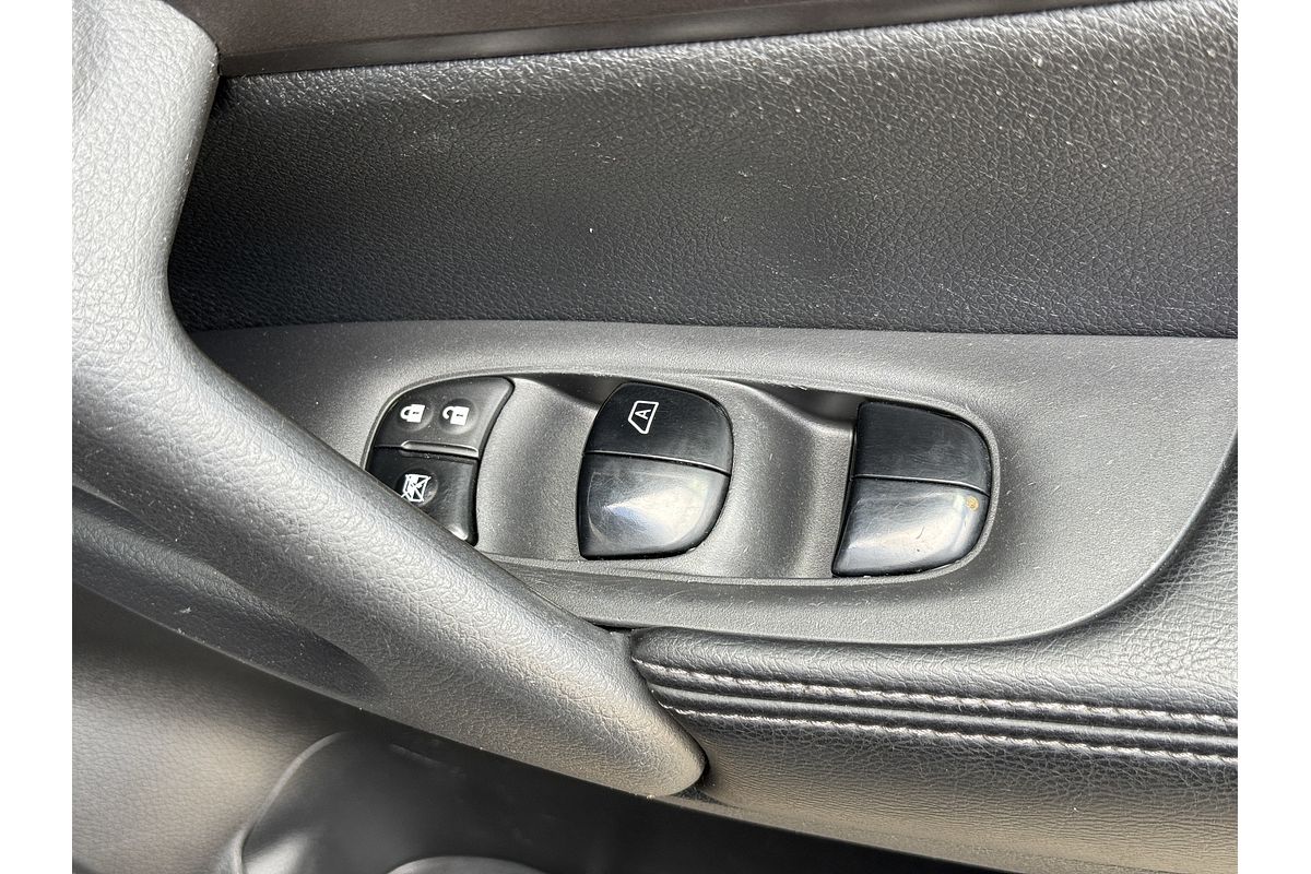 2015 Nissan X-TRAIL ST T32