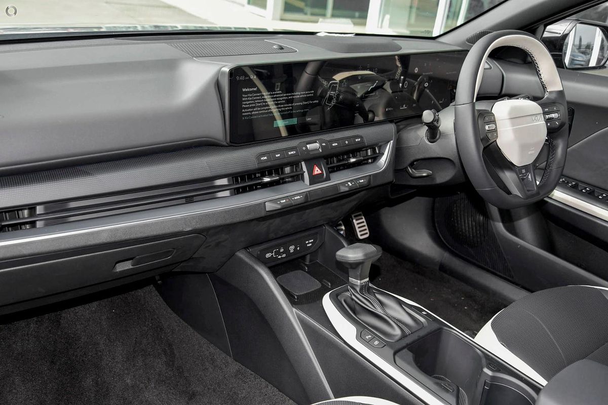 2025 Kia K4 GT-Line CL4m