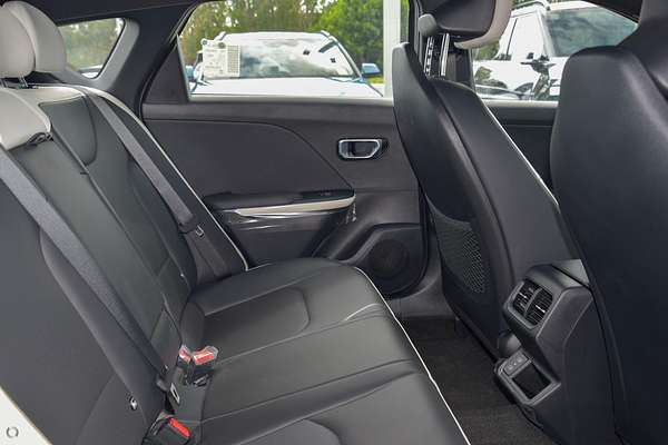 2025 Kia K4 GT-Line CL4m