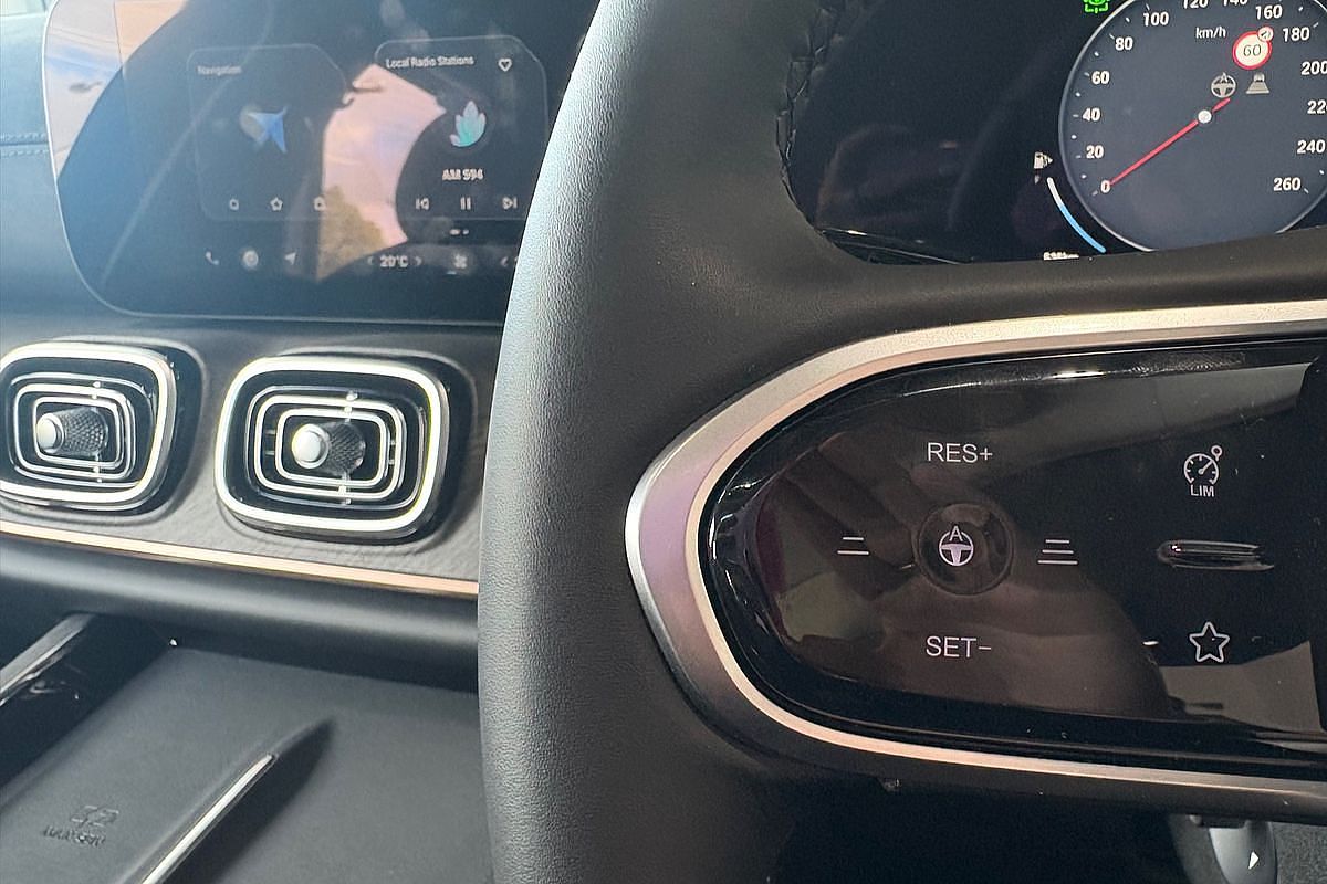 2025 Jaecoo J8 Track