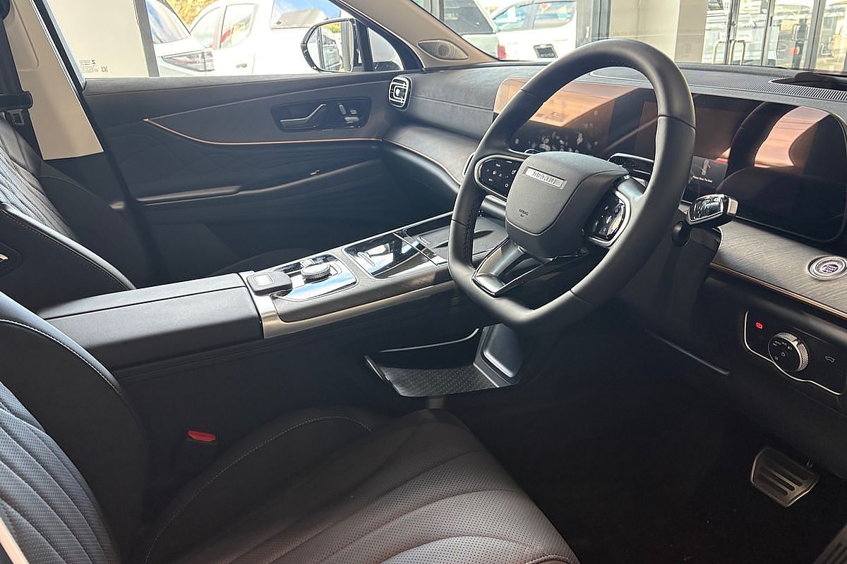 2025 Jaecoo J8 Track