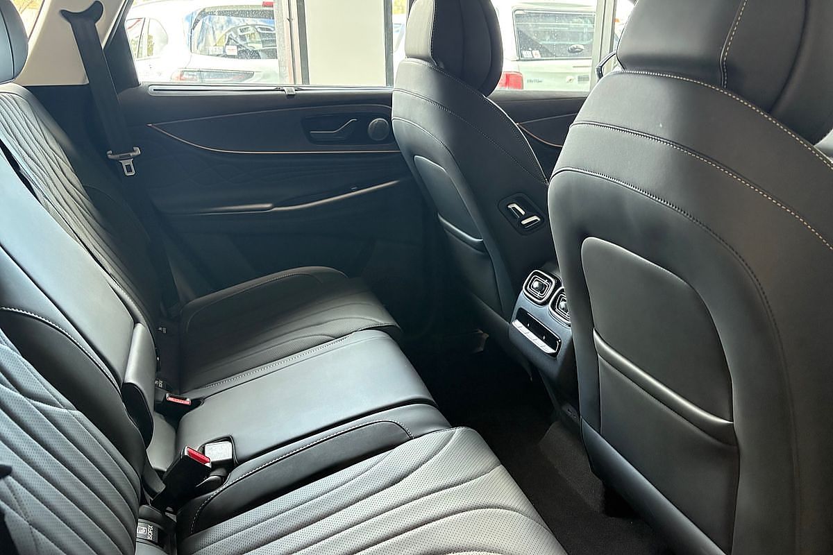 2025 Jaecoo J8 Track