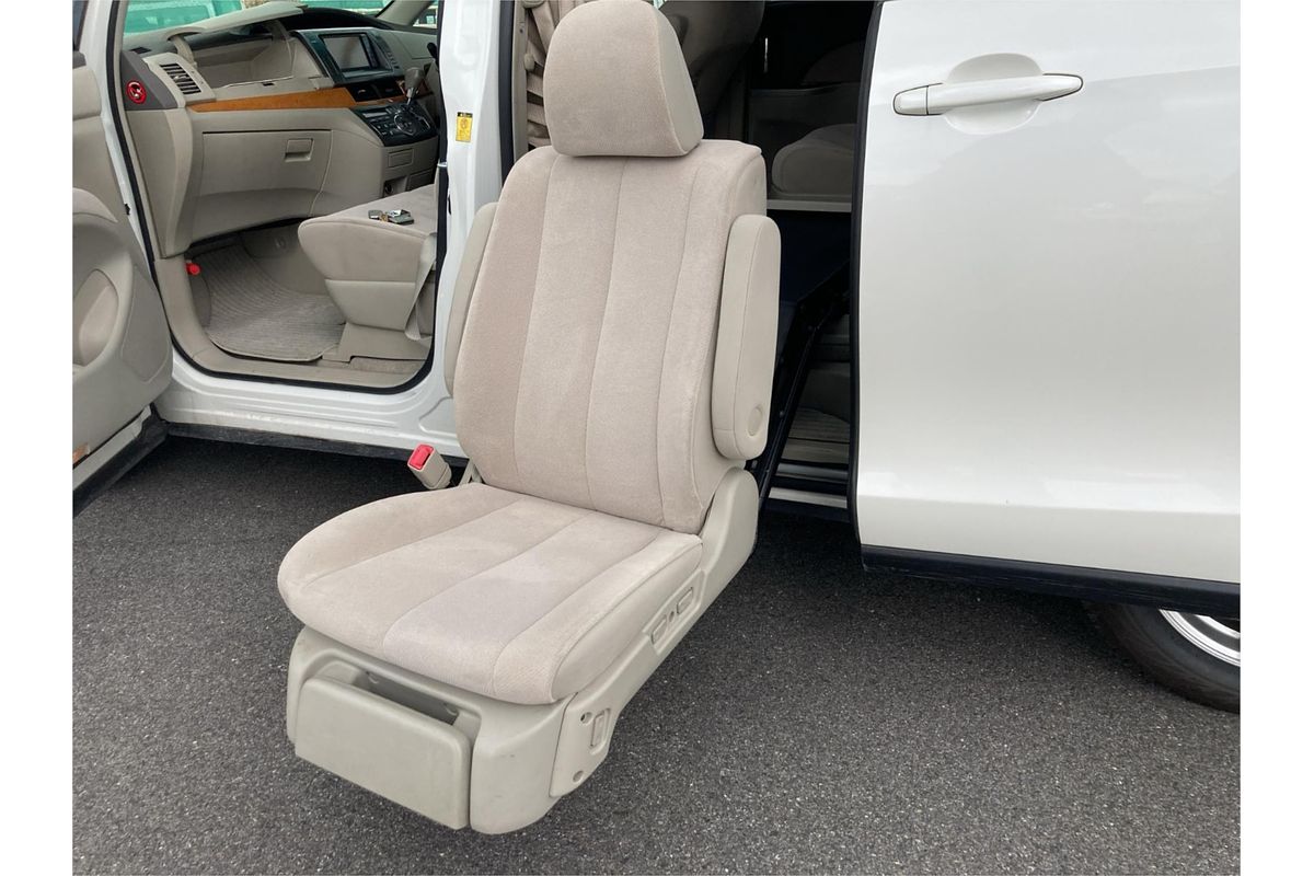 2011 Toyota Estima G 4WD Welcab