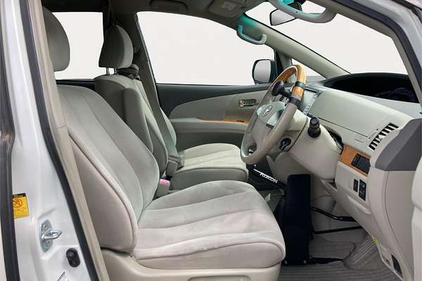 2011 Toyota Estima G 4WD Welcab