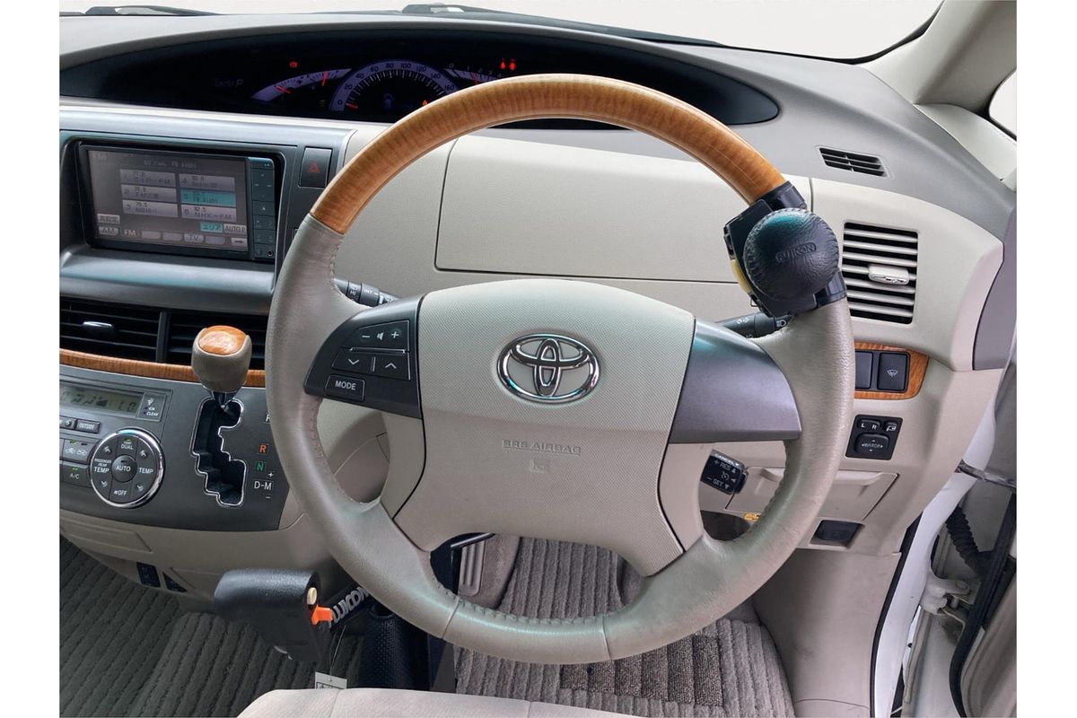 2011 Toyota Estima G 4WD Welcab