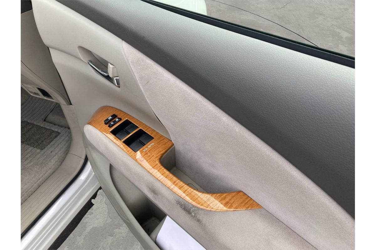 2011 Toyota Estima G 4WD Welcab