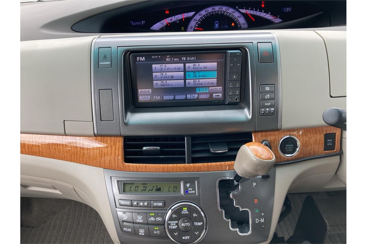 2011 Toyota Estima G 4WD Welcab