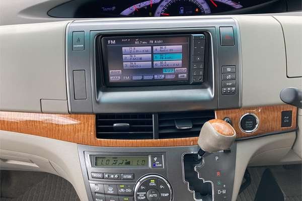 2011 Toyota Estima G 4WD Welcab