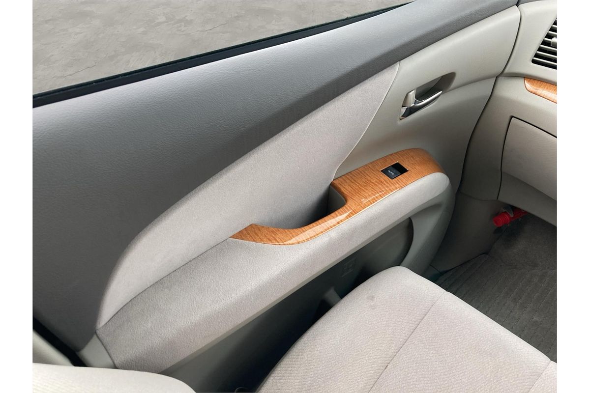 2011 Toyota Estima G 4WD Welcab