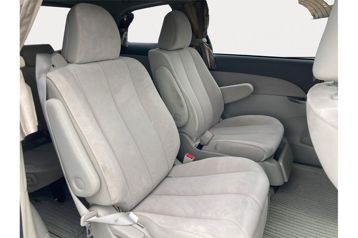 2011 Toyota Estima G 4WD Welcab