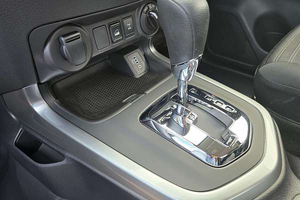 2024 Nissan Navara SL D23