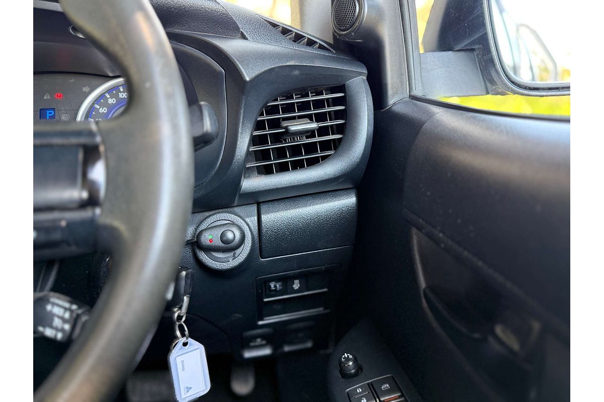 2016 Toyota Hilux SR GUN126R 4X4