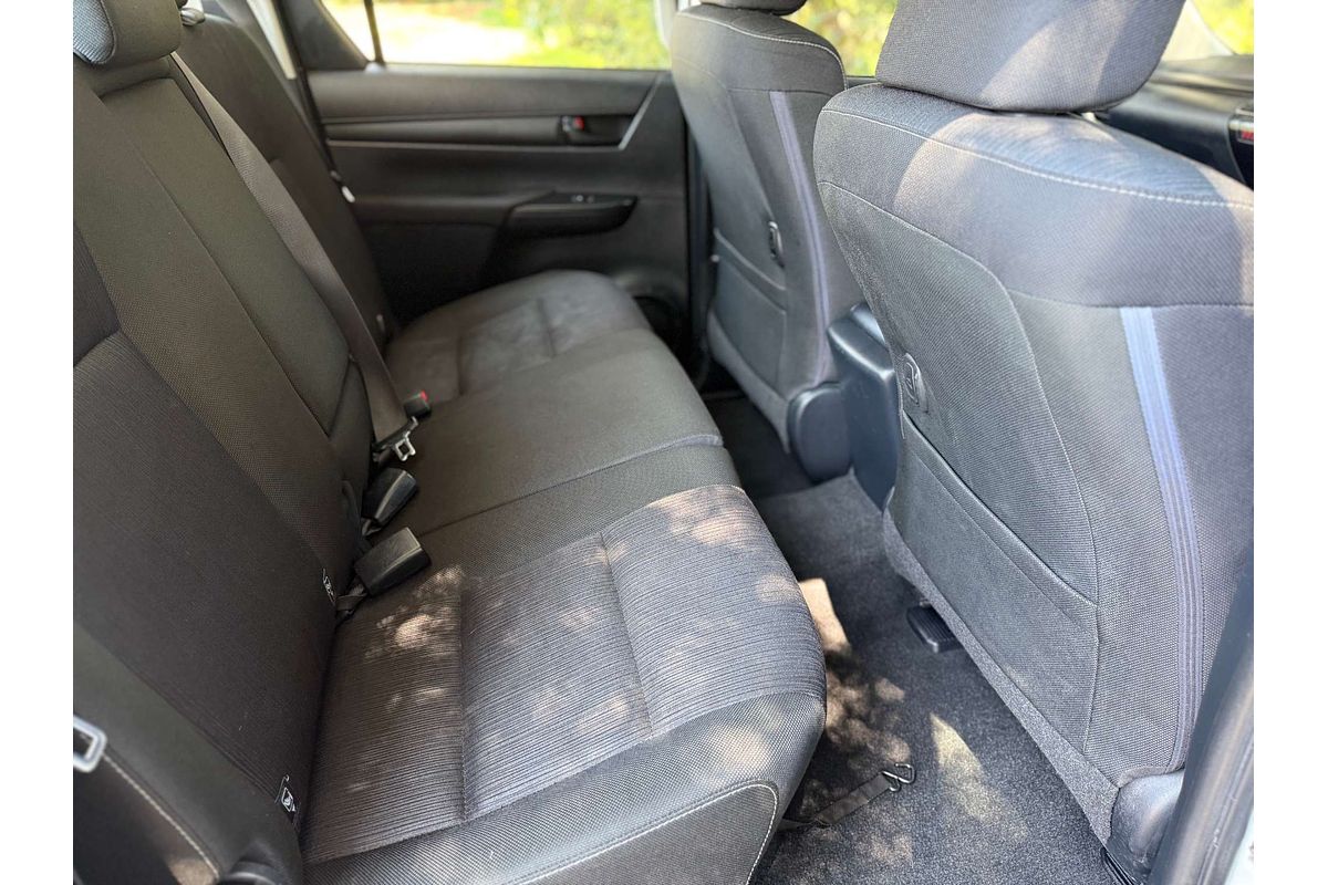 2016 Toyota Hilux SR GUN126R 4X4