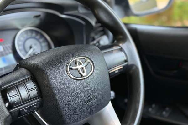 2016 Toyota Hilux SR GUN126R 4X4