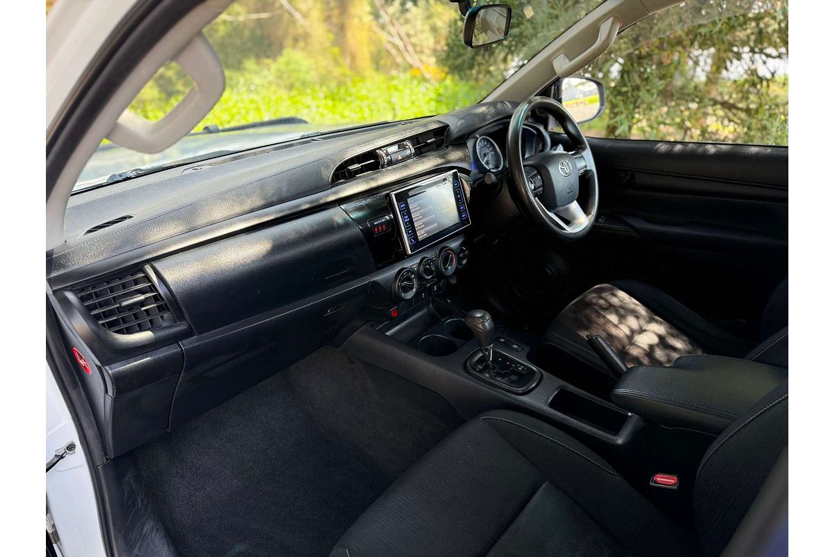 2016 Toyota Hilux SR GUN126R 4X4