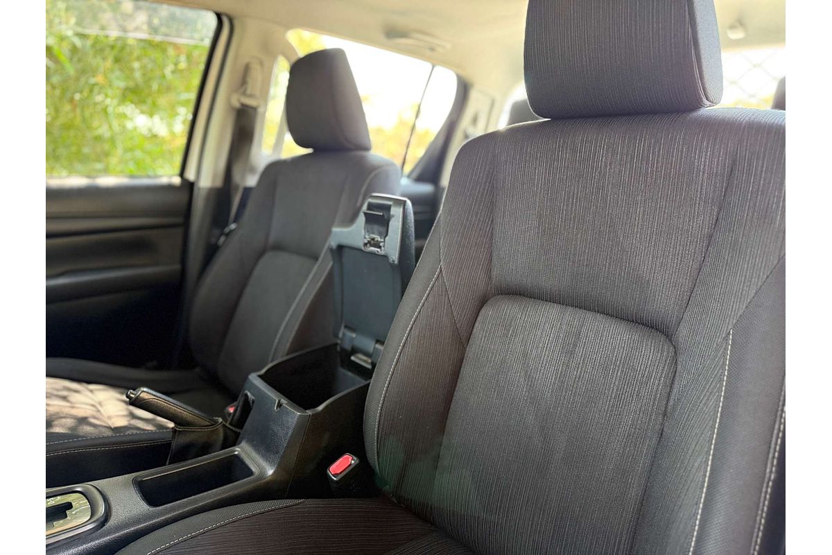 2016 Toyota Hilux SR GUN126R 4X4