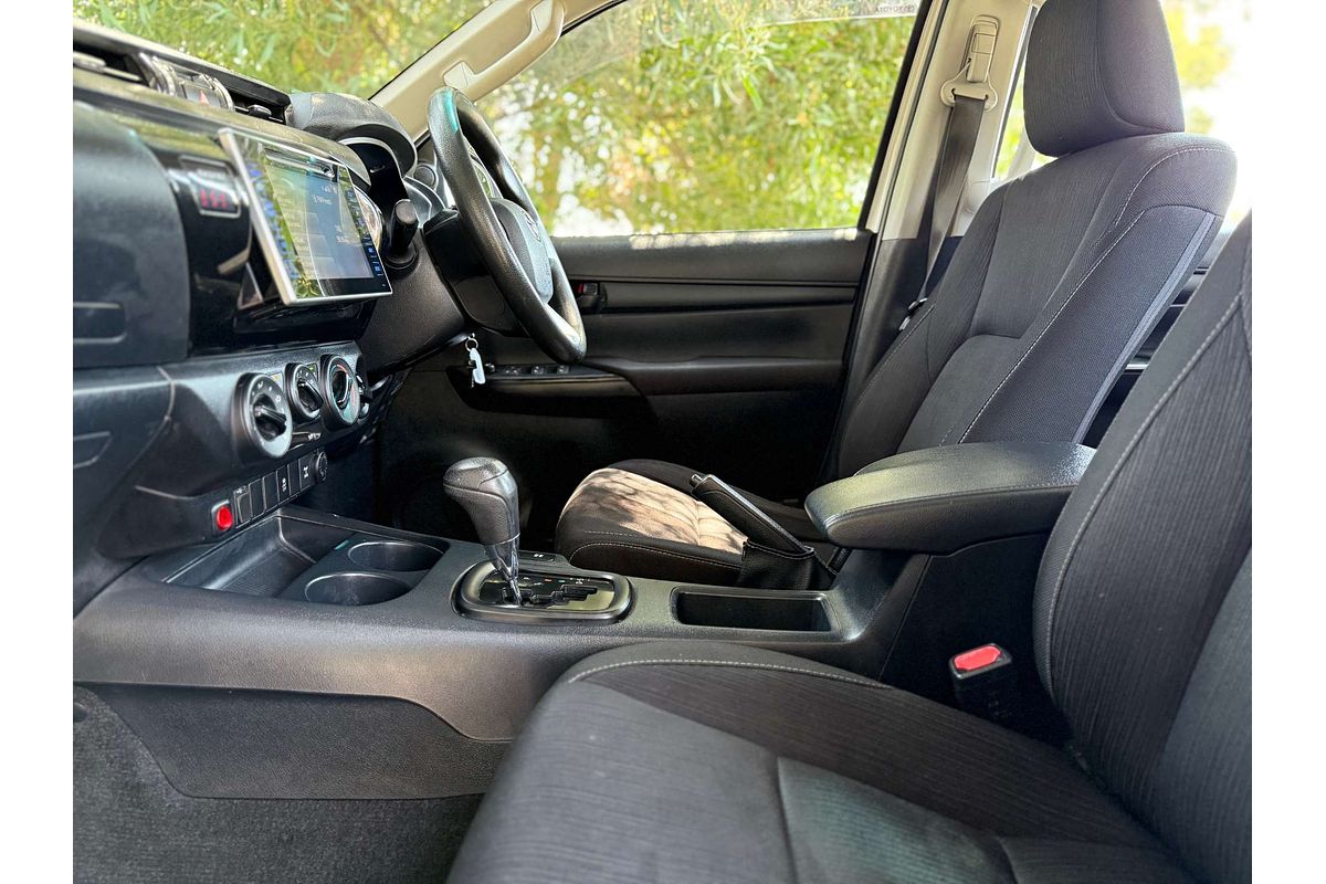 2016 Toyota Hilux SR GUN126R 4X4