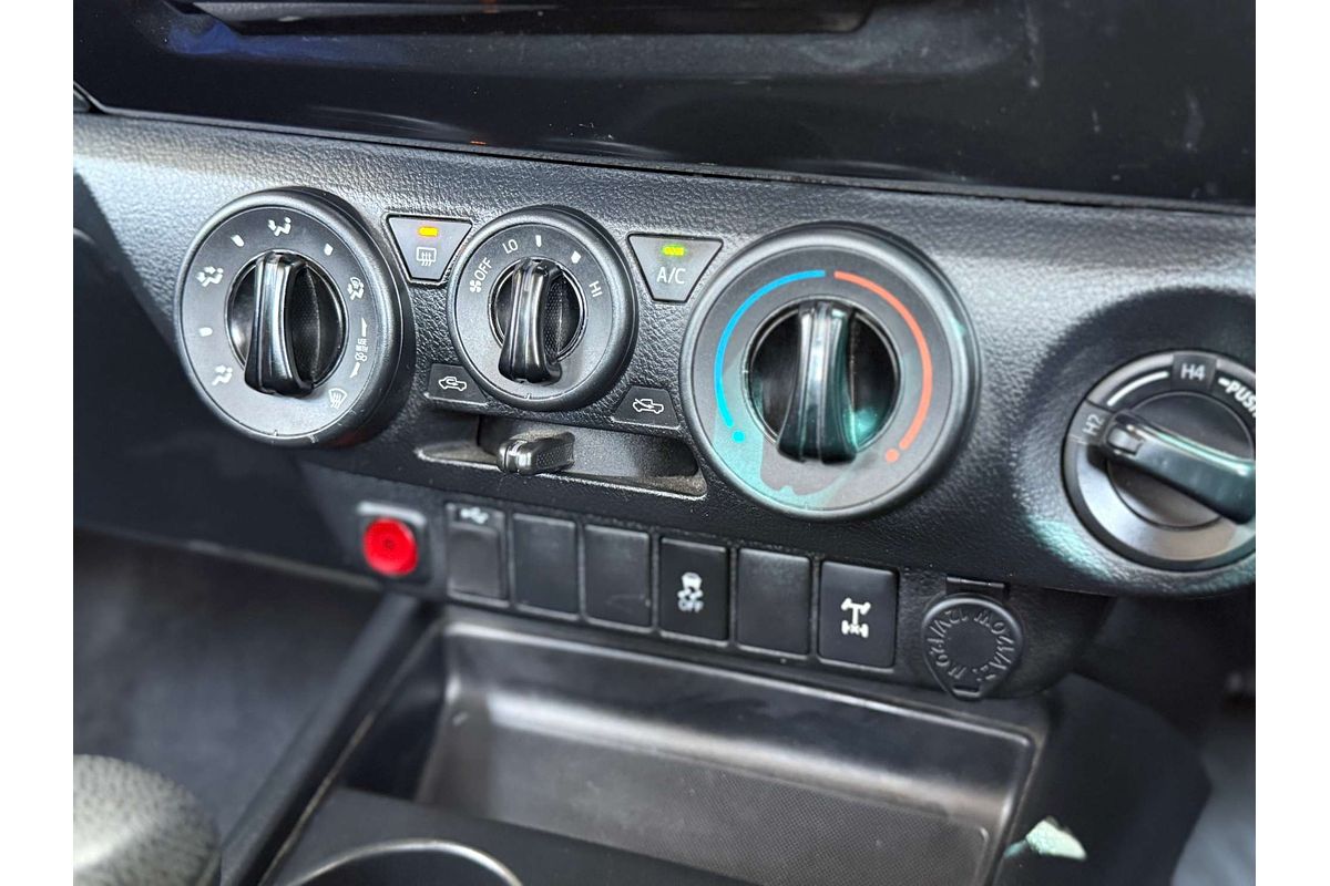 2016 Toyota Hilux SR GUN126R 4X4