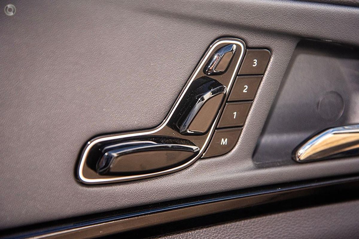 2025 Mahindra XUV700 AX7L