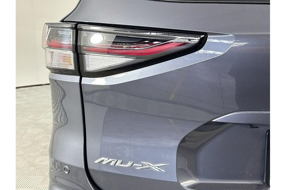 2022 Isuzu MU-X LS-T